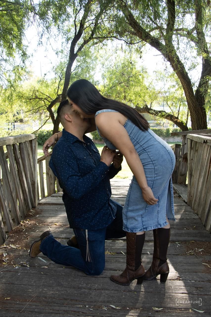 Beso de la pareja